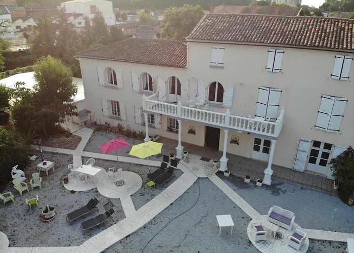 Le Clos Des Cedres B&B