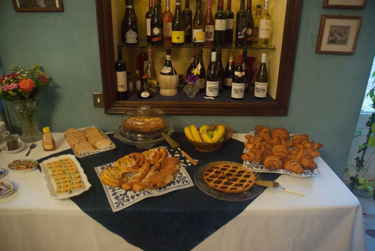 Le Clos Des Cedres Bed & Breakfast 3*